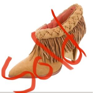 Femmes Sans Peur Astra pointed-toe booties🦋🦋